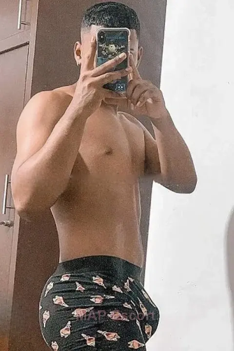 RAGGAZZO GIOVANE, foto del profilo 2 di 3